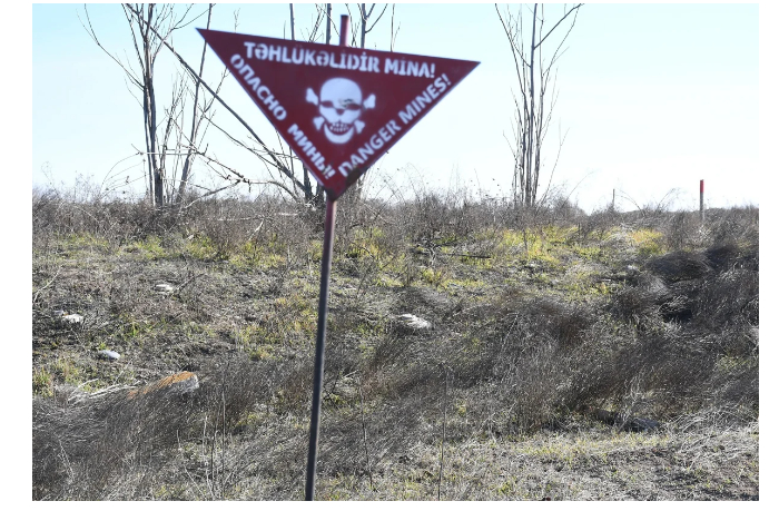 anama-na-kladbishchakh-karabakha-i-vostochnogo-zangezura-sokhranyaetsya-minnaya-opasnost