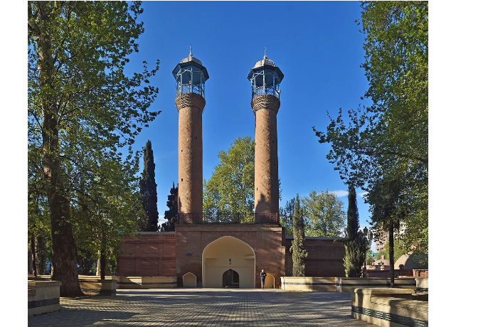 na-restavratsiyu-dzhuma-mecheti-v-gyandzhe-vydeleno-16-mln-manatov