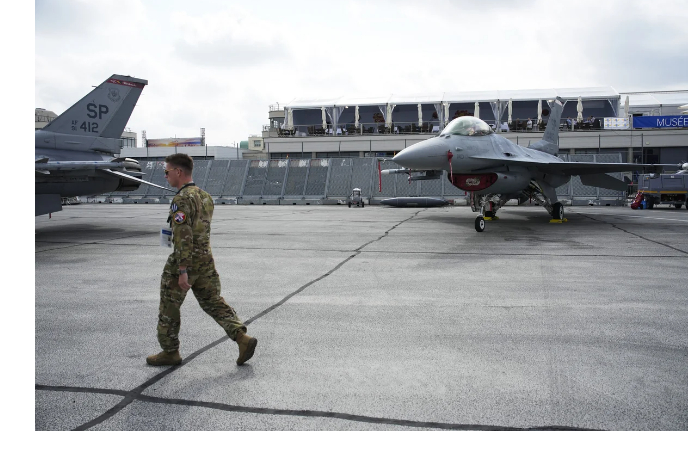 minoborony-kuveyta-segodnya-utrom-razbilos-neskolko-amerikanskikh-samoletov