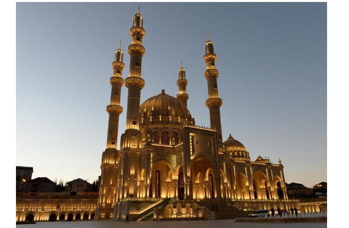 v-azerbaydzhane-otmechaetsya-prazdnik-ramazan