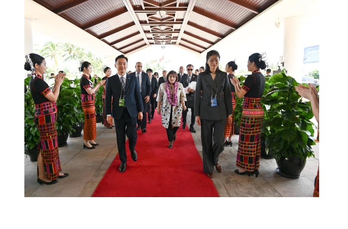 sakhiba-gafarova-nakhoditsya-s-vizitom-v-kitae