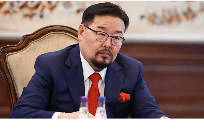 premer-mongolii-podal-v-otstavku