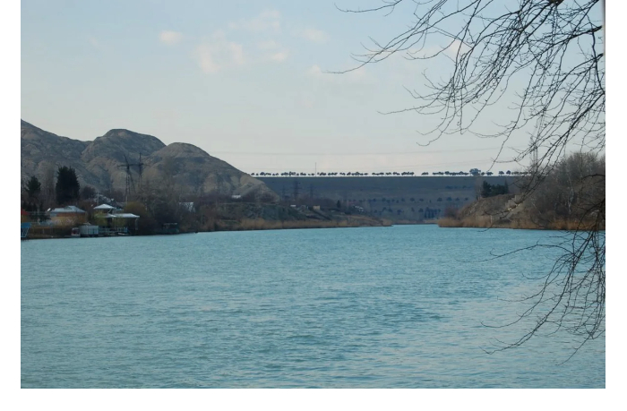 semya-okazalas-v-bespomoshchnom-polozhenii-na-reke-kura