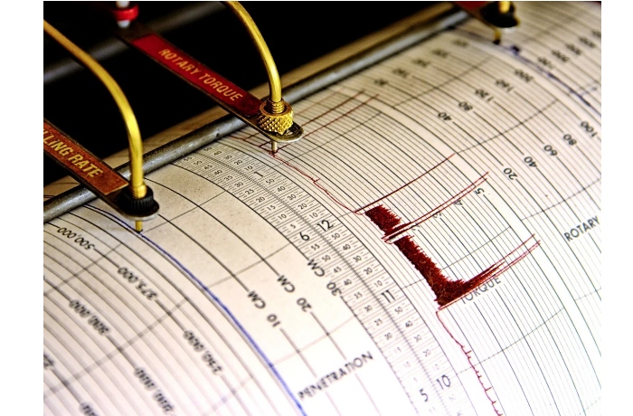 v-irane-proizoshlo-zemletryasenie-magnitudoy-43