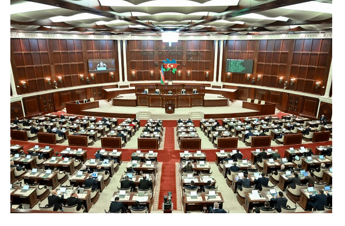 milli-medzhlis-prinyal-godovoy-doklad-ombudsmena