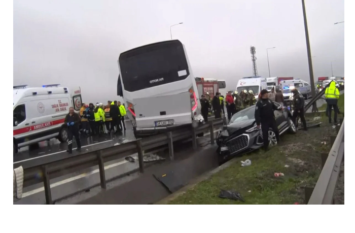 v-stambule-v-rezultate-dtp-s-politseyskim-avtobusom-postradali-30-chelovek