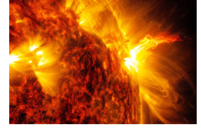 zemlyu-nakroet-silnaya-magnitnaya-burya-iz-za-vspyshki-na-solntse