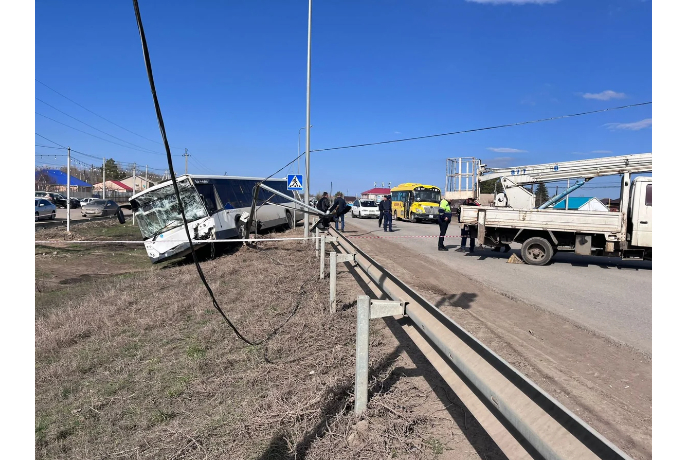 v-kazakhstane-deti-postradali-v-dtp-s-avtobusami