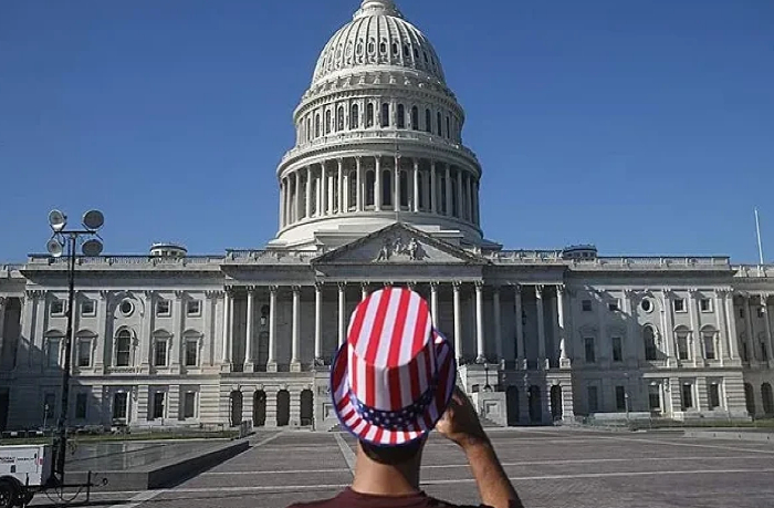 pod-balnym-zalom-belogo-doma-nakhoditsya-sekretnyy-bunker