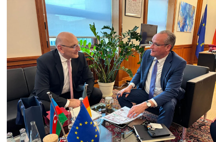 elchin-amirbekov-sovershil-vizit-v-germaniyu