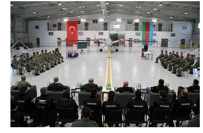 pervyy-vypusk-spetsialistov-po-bayraktar-tb2-sostoyalsya-v-azerbaydzhane