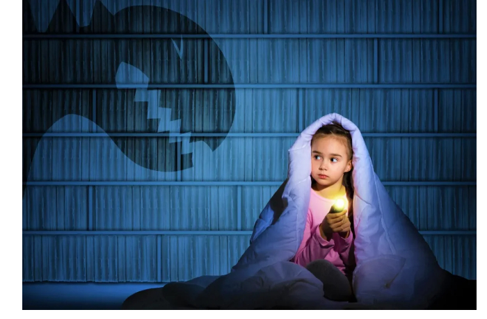 kak-pomoch-rebyonku-spravitsya-so-strakhom-temnoty