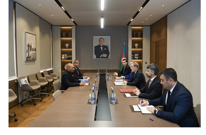 dzheykhun-bayramov-obsudil-s-novym-poslom-indii-perspektivy-sotrudnichestva