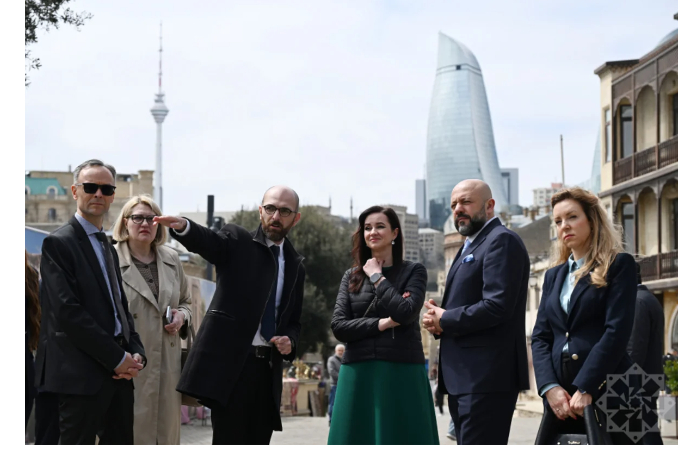 premer-ministr-litvy-oznakomilas-s-icherishekher