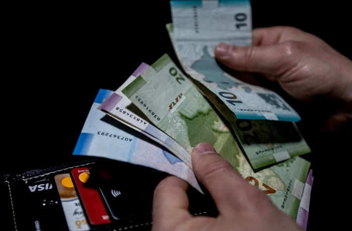 v-azerbaydzhane-srednyaya-zarplata-v-sektore-informatsii-i-svyazi-vyrosla-na-1