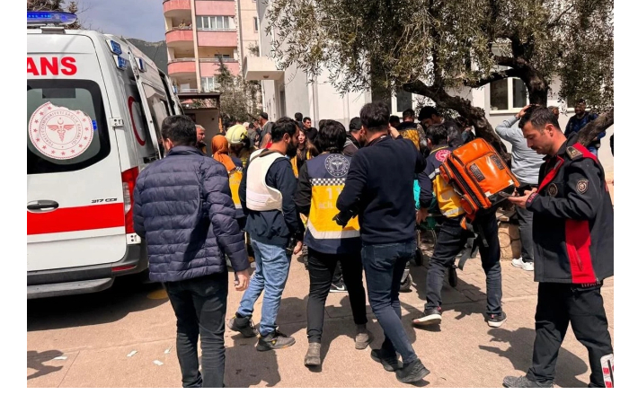 strelba-v-turetskoy-shkole-4-cheloveka-pogibli-20-poluchili-raneniya