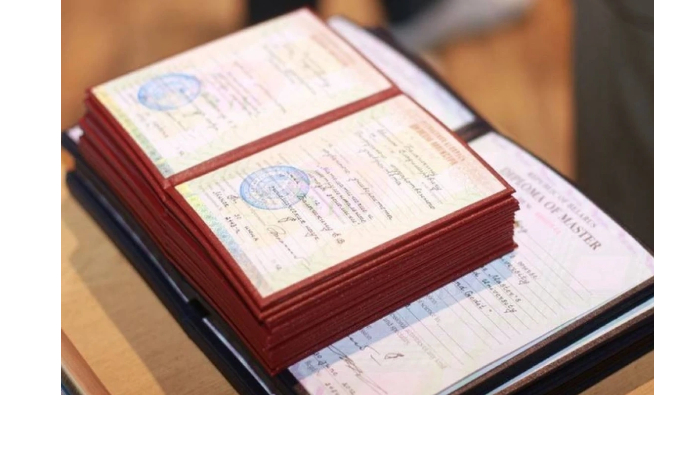 v-azerbaydzhane-vyyavleny-10-poddelnykh-diplomov-o-zarubezhnom-obrazovanii