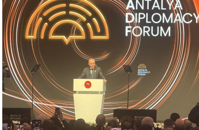 segodnya-mir-odnovremenno-perezhivaet-krizis-sily-i-krizis-stabilnosti-erdogan