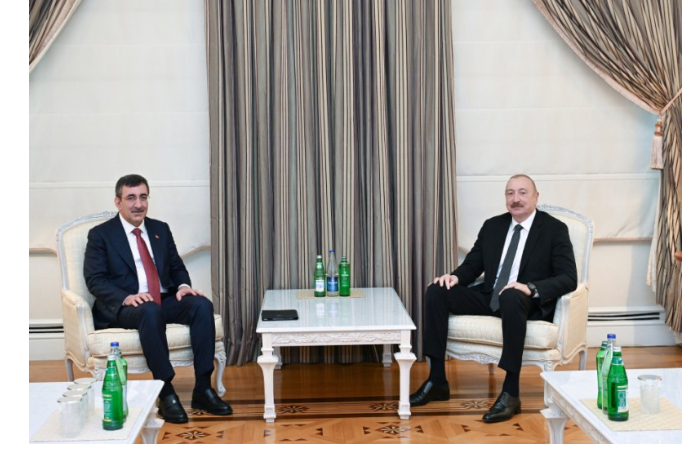 prezident-ilkham-aliev-prinyal-delegatsiyu-vo-glave-s-vitse-prezidentom-turtsii-foto