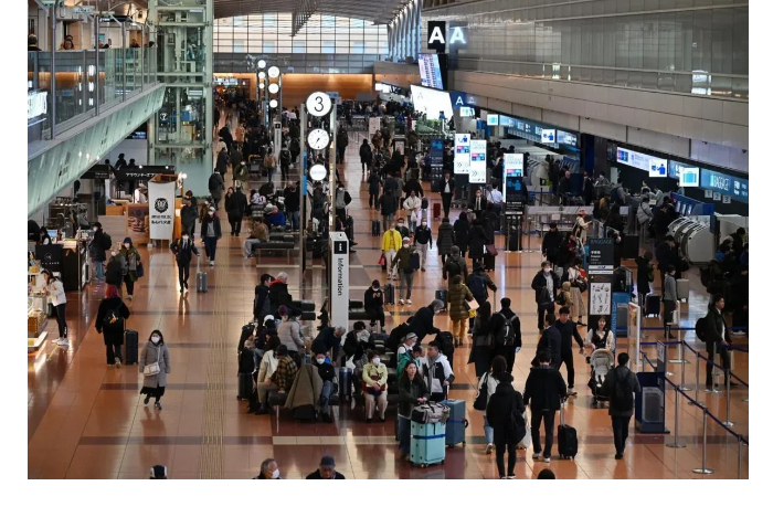 sboy-v-aeroportu-tokio-vyzval-massovye-zaderzhki-i-otmeny-reysov