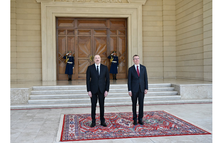 v-baku-sostoyalas-tseremoniya-ofitsialnoy-vstrechi-prezidenta-latvii-foto