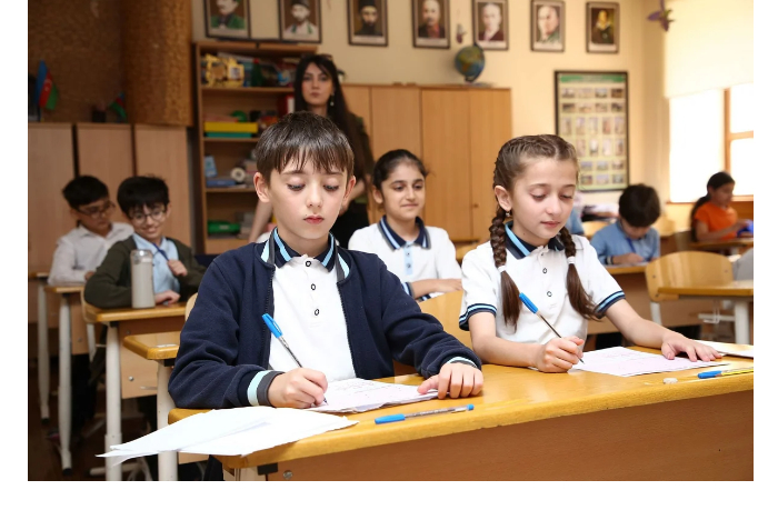 v-azerbaydzhane-vremenno-priostanovyat-perevod-uchenikov-iv-i-vi-klassov
