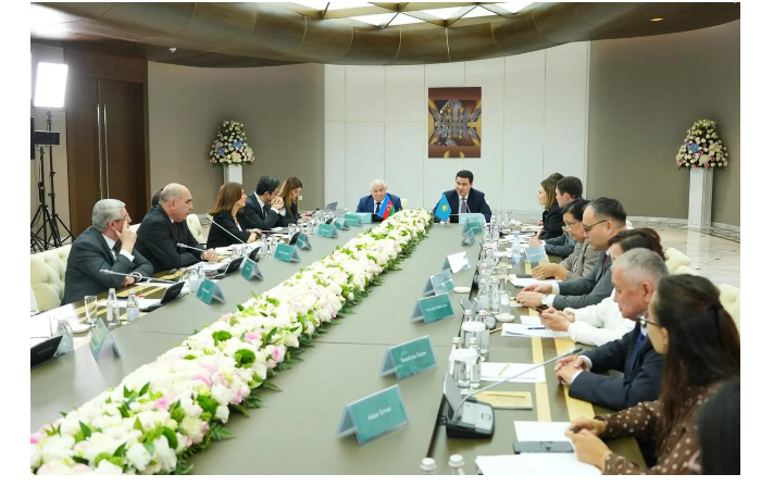 baku-i-astana-soglasuyut-mery-adaptatsii-iz-za-obmeleniya-kaspiya