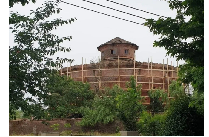 v-azerbaydzhane-restavriruyut-krepost-gde-soderzhalsya-stalin