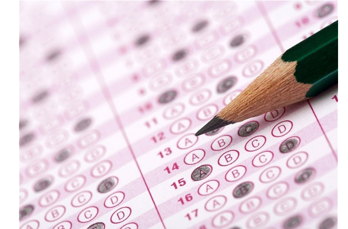 vypusknye-ekzameny-v-azerbaydzhane-ekspert-obyasnil-rezkoe-snizhenie-chisla-stoballnikov