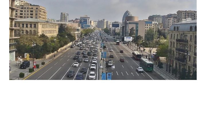 v-baku-na-10-ulitsakh-i-prospektakh-nablyudayutsya-probki