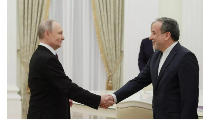 putin-i-aragchi-provodyat-vstrechu-v-sankt-peterburge