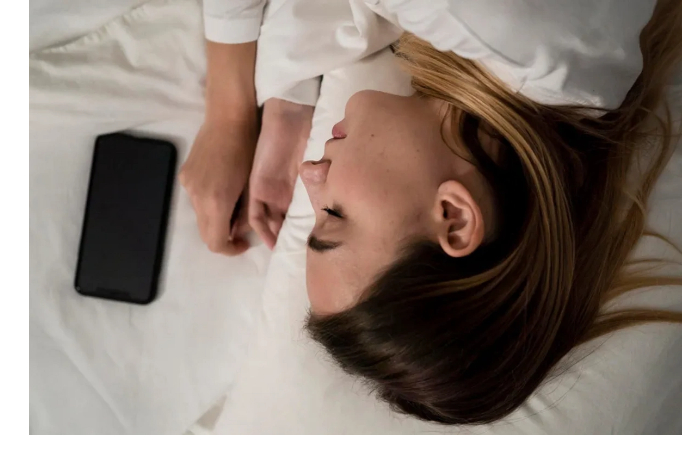 budet-li-rak-mozga-yesli-klast-telefon-pod-podushku-otvet-uchenykh