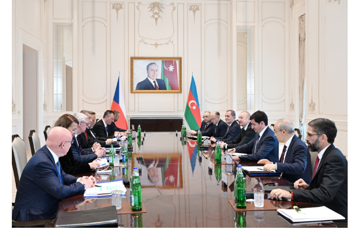 v-azerbaydzhane-prokhodit-vstrecha-prezidenta-ilkhama-alieva-s-premer-ministrom-chekhii-v-rasshirennom-sostave-foto