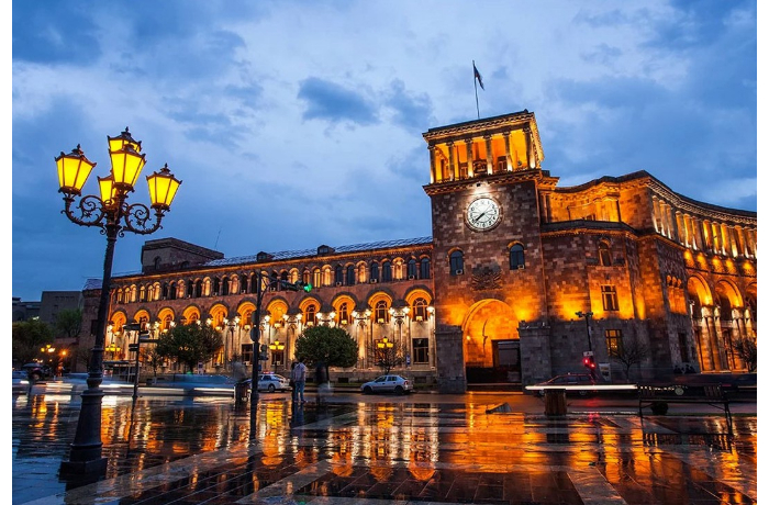 armyanam-predstoit-sdelat-sudbonosnyy-vybor