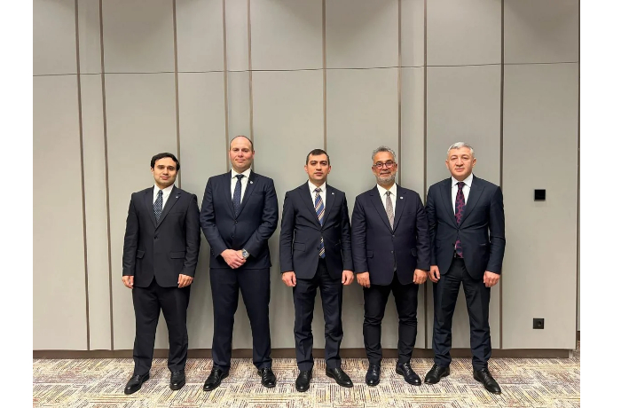 azerkosmos-budet-sotrudnichat-s-viasat-v-sfere-predostavleniya-internet-uslug-vo-vremya-poletov