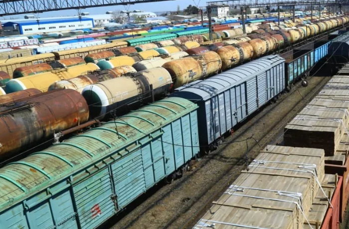 azerbaydzhan-obespechit-tranzit-ocherednoy-partii-gruzov-v-armeniyu