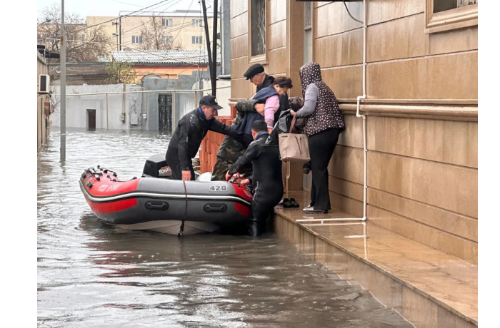 v-azerbaydzhane-iz-ryada-zatoplennykh-territoriy-evakuirovany-166-chelovek