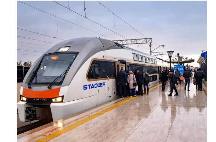 azhd-preduprezhdaet-o-vozmozhnykh-zaderzhkakh-poezdov-na-fone-dozhdya-i-vetra