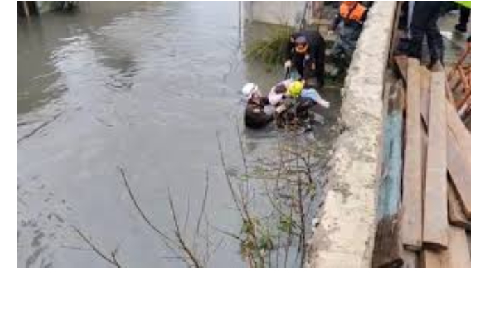 v-poselke-keshlya-iz-za-avarii-na-kollektore-evakuirovany-97-zhiteley