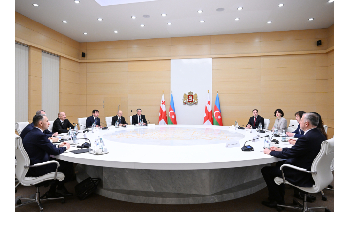 sostoyalas-vstrecha-prezidenta-ilkhama-alieva-s-premer-ministrom-gruzii-irakliem-kobakhidze-v-rasshirennom-sostave-foto