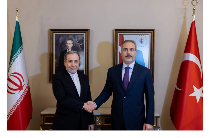 khakan-fidan-i-abbas-aragchi-obsudili-eskalatsiyu-na-blizhnem-vostoke