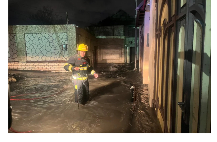 mchs-azerbaydzhana-prodolzhaet-ustranyat-posledstviya-prolivnykh-dozhdey