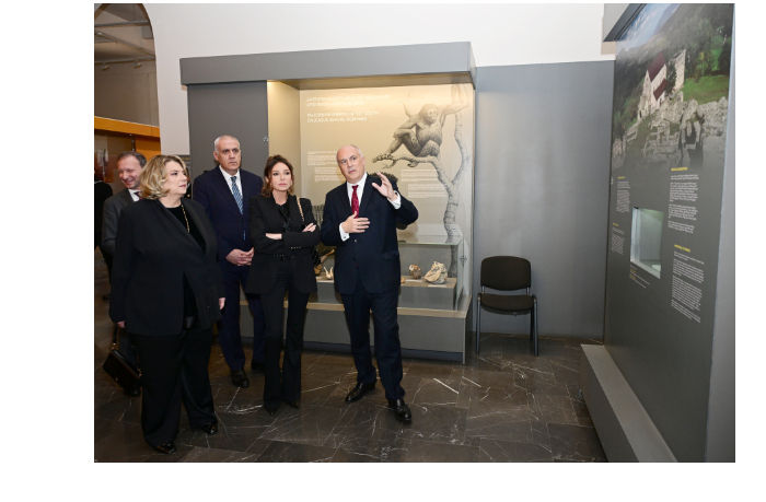 pervaya-ledi-azerbaydzhana-mekhriban-alieva-posetila-v-tbilisi-natsionalnyy-muzey-gruzii-foto