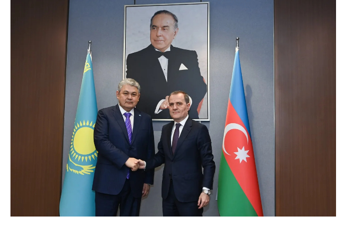 bayramov-i-kosherbaev-obsudili-realizatsiyu-klyuchevykh-tranzitnykh-proektov