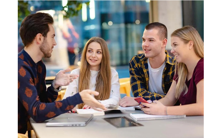 epokha-molchaniya-s-kazhdym-godom-lyudi-govoryat-vse-menshe