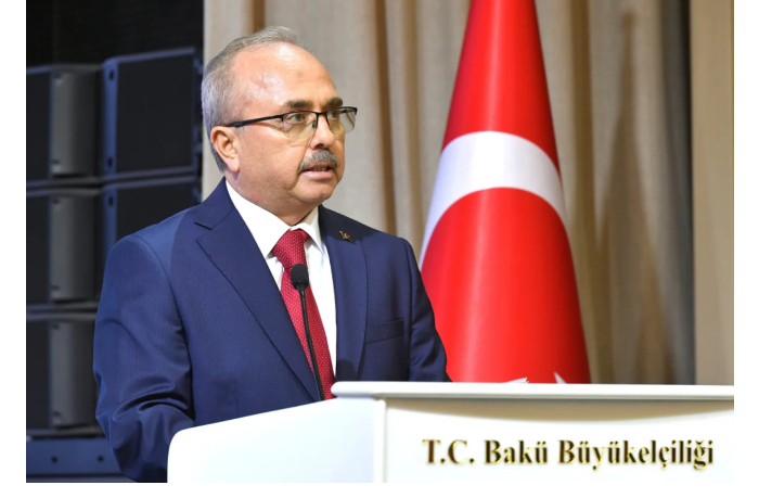 birol-akgyun-nazval-baku-primerom-arkhitektury-xxi-veka