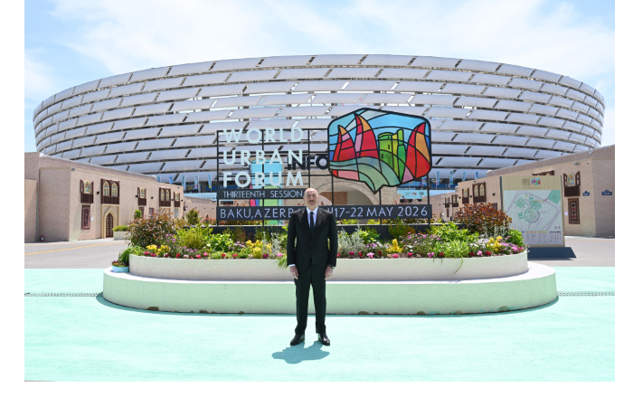 prezident-ilkham-aliev-oznakomilsya-s-rabotami-provodimymi-na-territorii-bakinskogo-olimpiyskogo-stadiona-v-svyazi-s-wuf13-foto