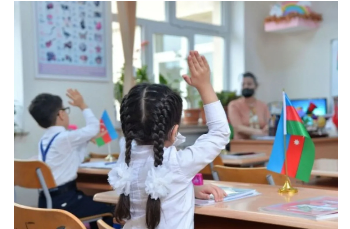 kak-budut-uchitsya-shkolniki-v-baku-na-etoy-nedele