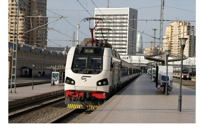 bilety-na-poezd-iz-baku-v-tbilisi-nachinayutsya-ot-81-manata