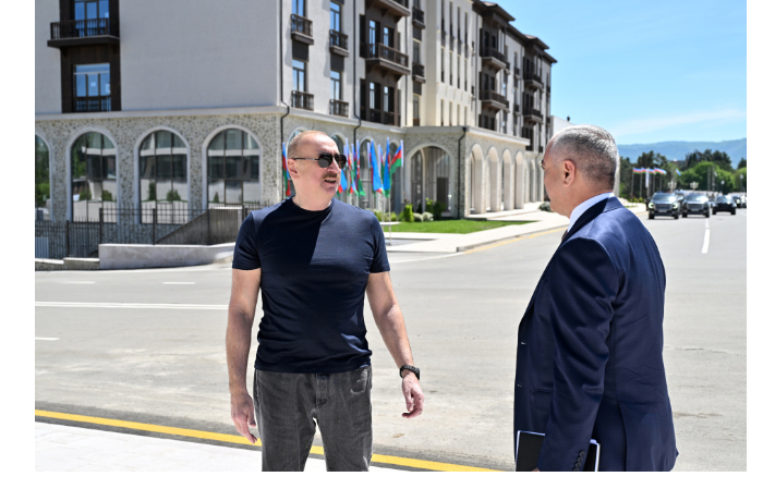 prezident-ilkham-aliev-prinyal-uchastie-v-otkrytii-kapitalno-rekonstruirovannogo-kulturnogo-tsentra-v-khankendi-foto